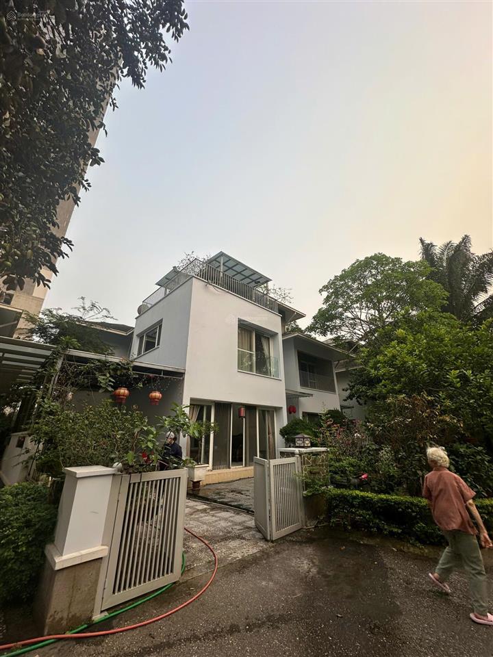 Bán biệt thự vườn mai ecopark, 55 tỷ, 324m2, giá cực chất được cđt tặng thêm 45m2 duy nhất căn này