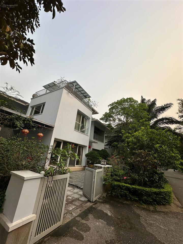 Bán biệt thự vườn mai ecopark, 55 tỷ, 324m2, giá cực chất được cđt tặng thêm 45m2 duy nhất căn này