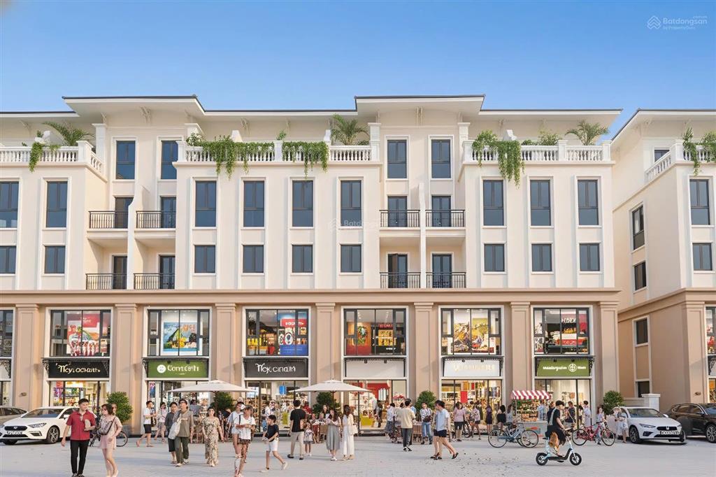 Hơn 13 tỷ cho một căn shophouse đại lộ bốn mùa vin 3
