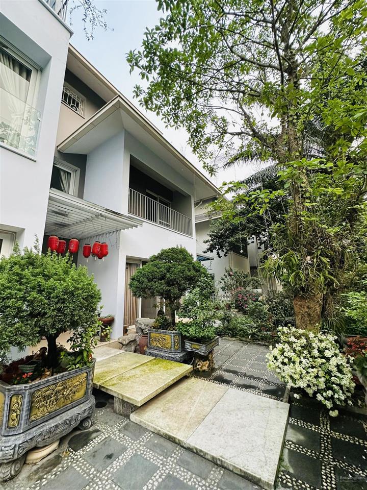 Bán gấp biệt thự đơn lập vườn mai ecopark 324m2, mặt tiền 18m