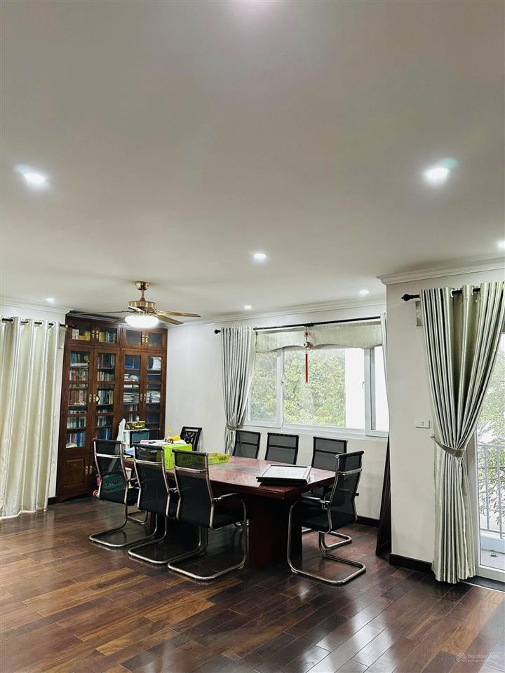 Bán gấp biệt thự đơn lập vườn mai ecopark 324m2, mặt tiền 18m