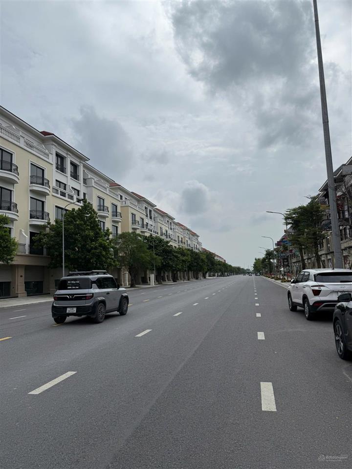 Bán bt tại vinhomes ocean park 2, 8,3 tỷ, 55m2, đầy đủ nội thất đang cho thuê có dòng tiền 12tr