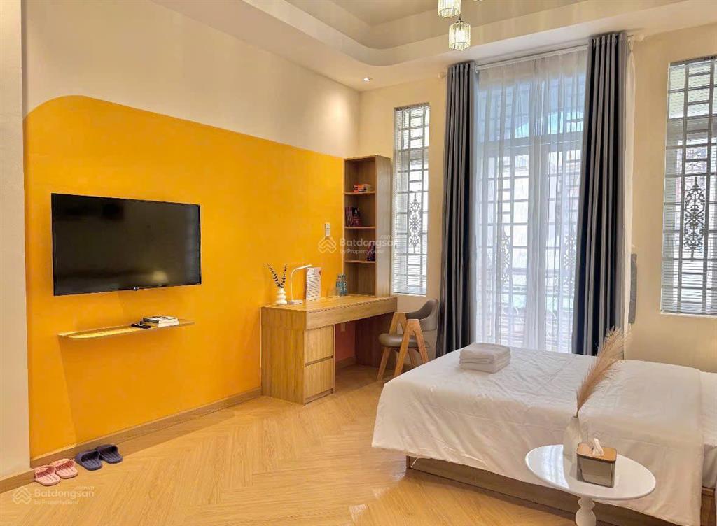 Căn hộ ấm cúng rộng thoáng, ban công, bếp xa giường, máy giặt trường sa, phan xích long gần quận 1