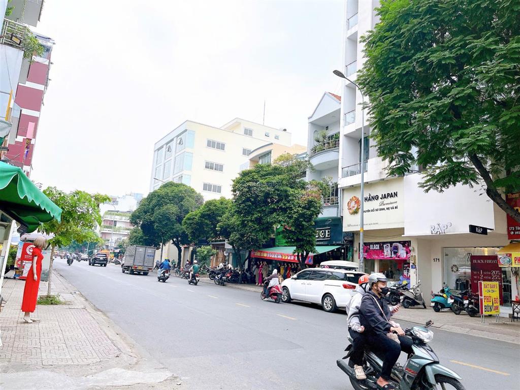 Căn góc đẹp mtkd đường tân sơn nhì, khu vip nhất quận tân phú , dt 4,4*17,4m , giá 14 tỷ còn tl