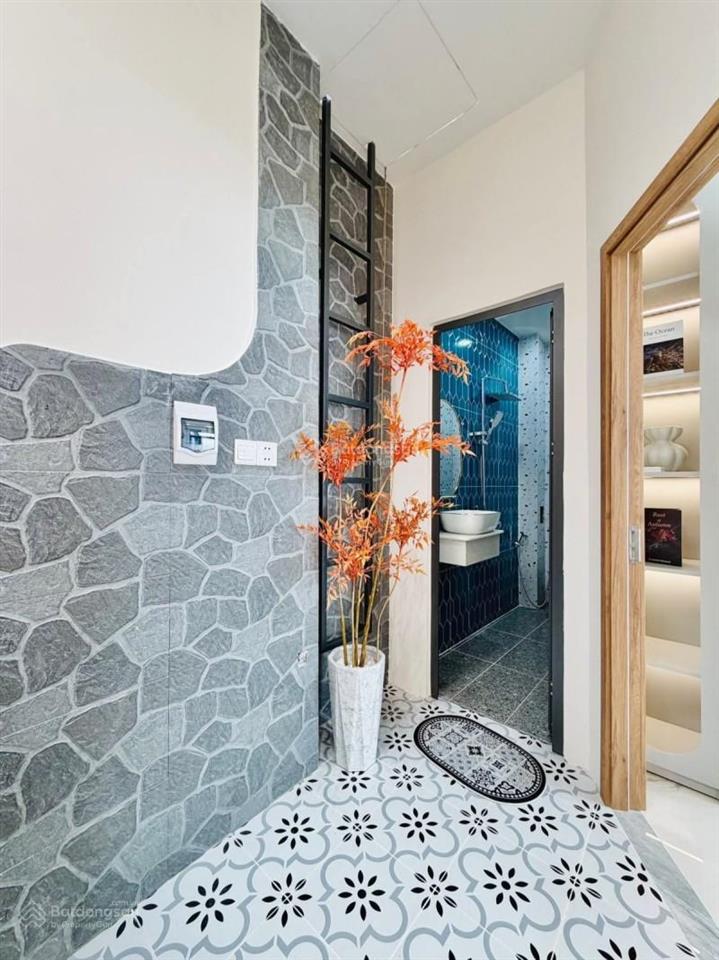 Bán nhà hẻm xe hơi 31.7 m² chỉ 5.25 tỷ tại phường 8, gò vấp  2 tầng 3pn 2wc
