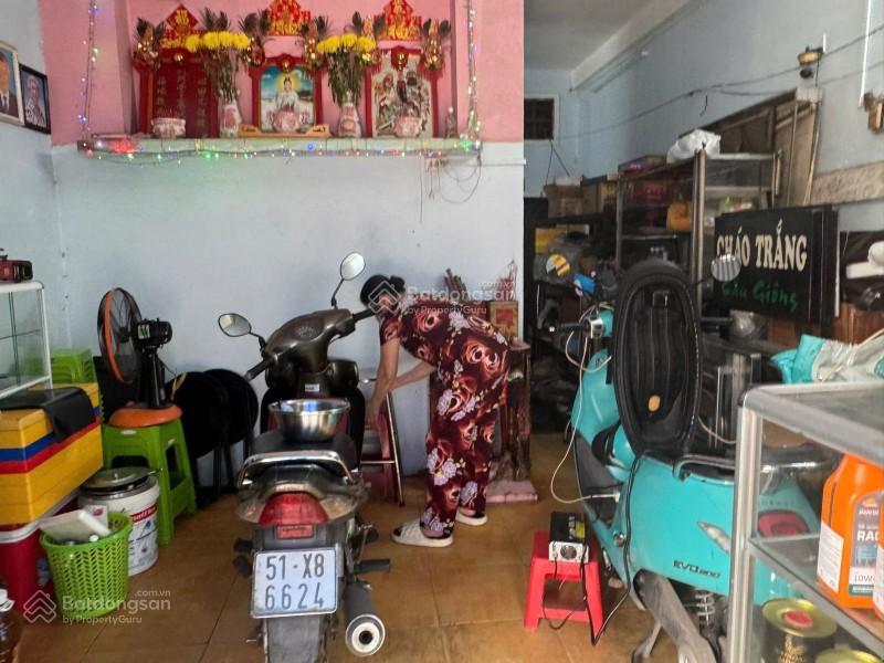 Mặt tiền tô ngọc vân chủ gấp bán giảm 3 tỷ  dt 74m² công nhận 60m²  giá 12 tỷ  sát chợ thủ đức
