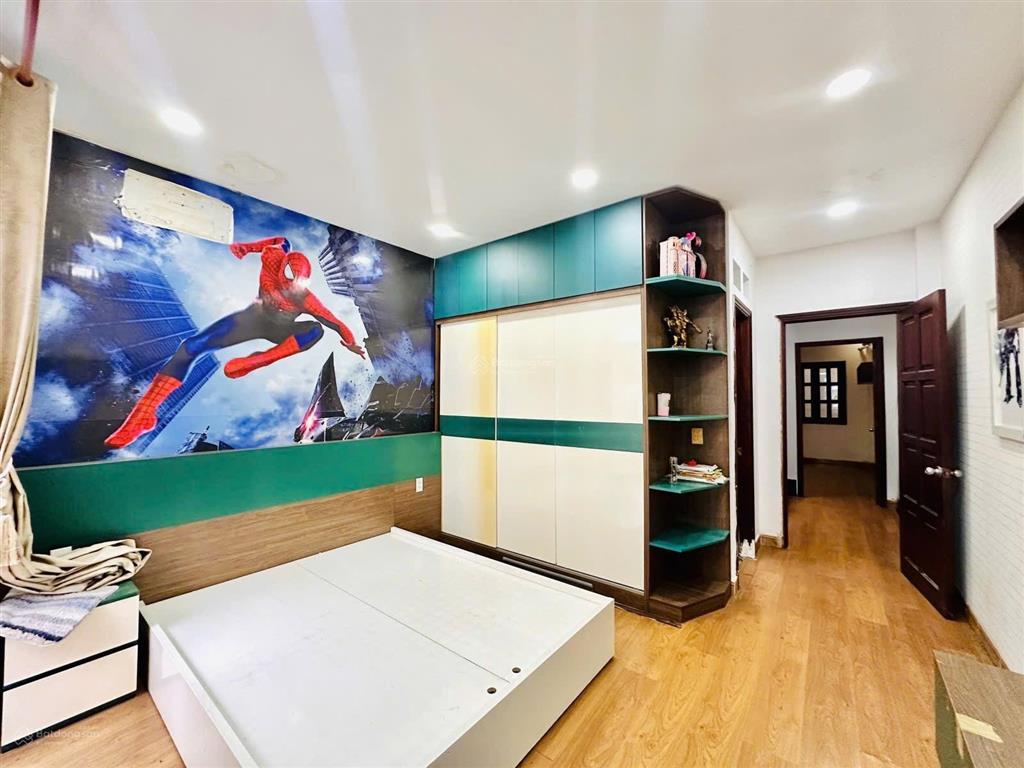 Xe hơi ngủ trong nhà  dt 57m2 không lộ giới  300 mét ra quang trung giá 7.88 tỷ thương lượng
