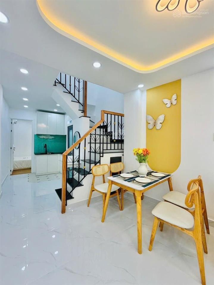 Ngay chợ an nhơn  hẻm 4 mét  dt 33m2  30 mét ra hẻm xe hơi  shr hoàn công đủ  chỉ 4.35 tỷ tl