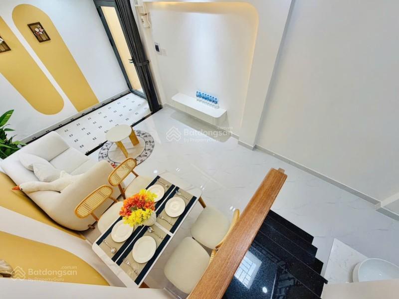 Ngay chợ an nhơn  hẻm 4 mét  dt 33m2  30 mét ra hẻm xe hơi  shr hoàn công đủ  chỉ 4.35 tỷ tl