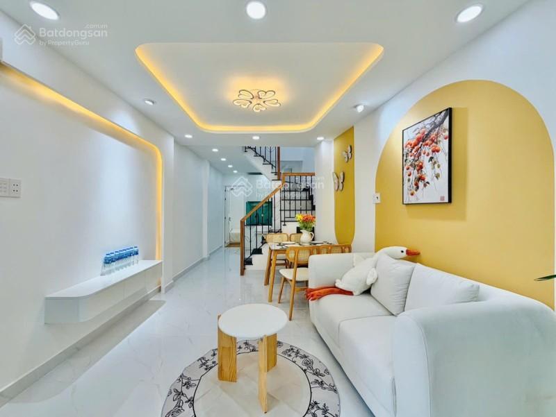 Ngay chợ an nhơn  hẻm 4 mét  dt 33m2  30 mét ra hẻm xe hơi  shr hoàn công đủ  chỉ 4.35 tỷ tl