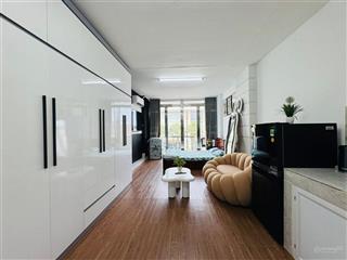 Cho thuê chdv rộng hơn 60m2 cách vlu,iuh 3p di chuyển đối diện luxury palace