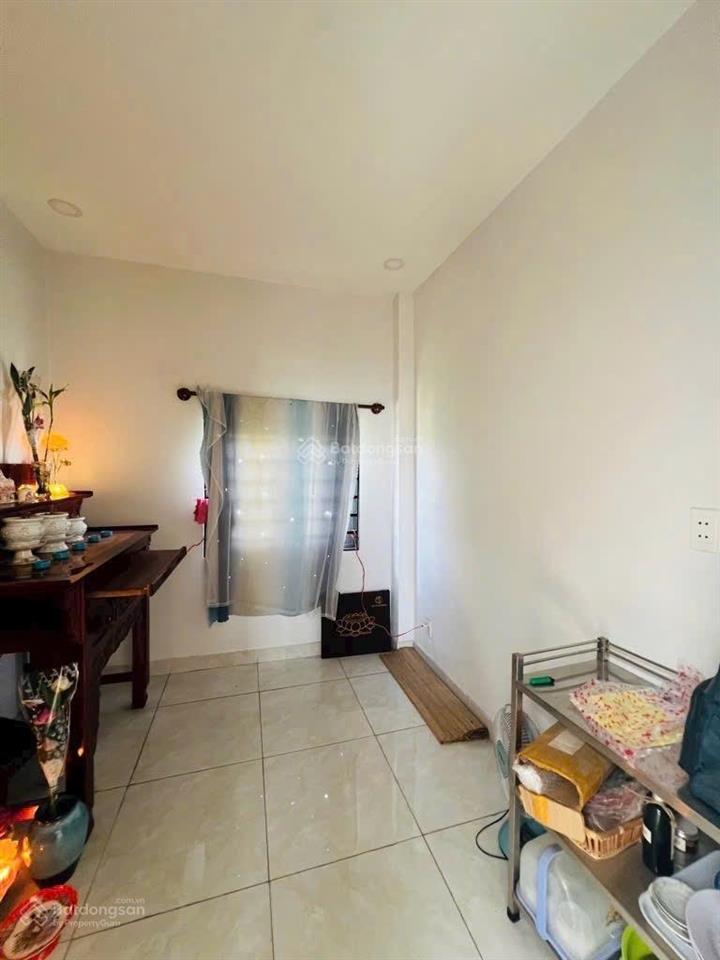 Chủ giảm thêm 50 triệu bán nhanh trong tuần
bán gấp căn nhà đường hưng long, xã qui đức  shr