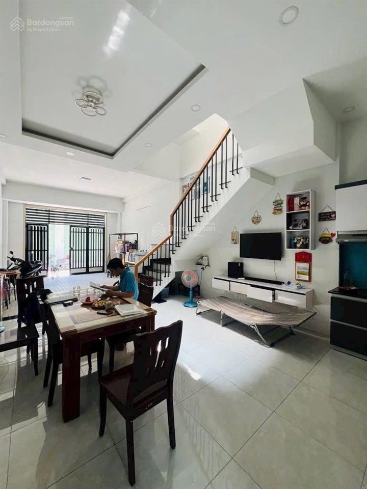 Chủ giảm thêm 50 triệu bán nhanh trong tuần
bán gấp căn nhà đường hưng long, xã qui đức  shr