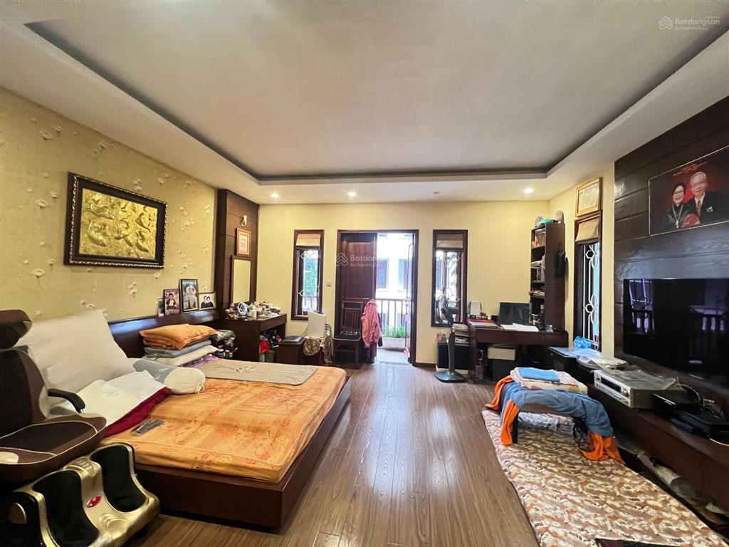 Bán nhà phố chùa bộc 55m , tuyến phố sầm uất khu vực đống đa , kinh doanh , văn phòng , giá 18tỷ9