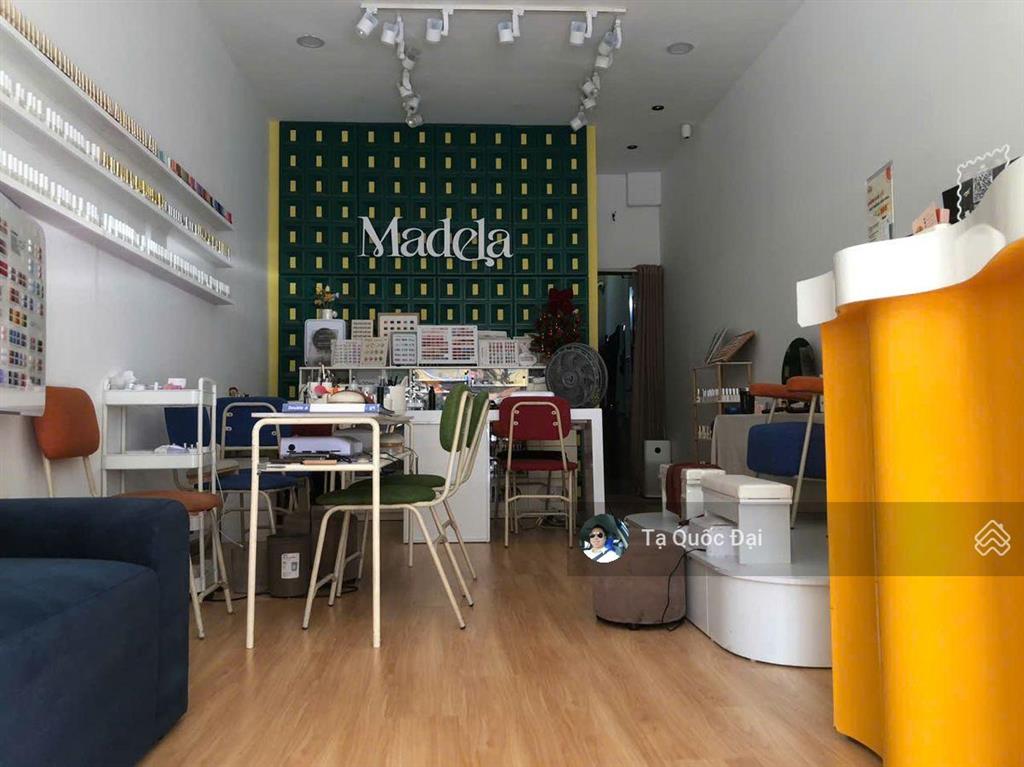 Phú nhuận  mt huỳnh văn bánh  62.5m2  20.9 tỷ  4 tầng  6pn  kinh doanh đỉnh