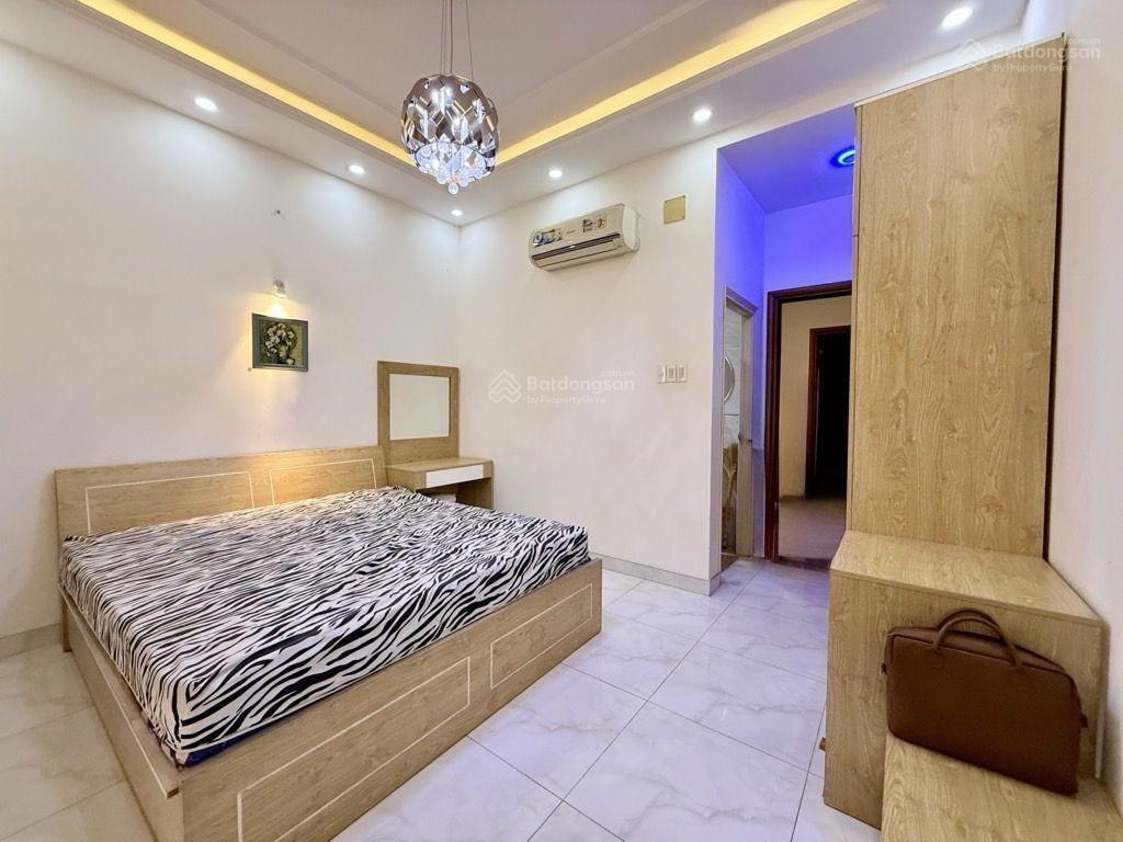 Chdv 100m2 6tầng thang máy 13 phòng  gần mặt tiền hoàng hoa thám gần bệnh viện gia định