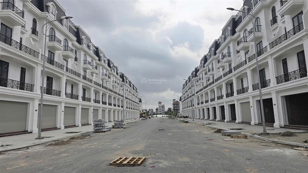 Sở hữu ngay căn áp xẻ khe view công viên quỹ ngoại giao giá tốt nhất hiện nay 0386 011 ***