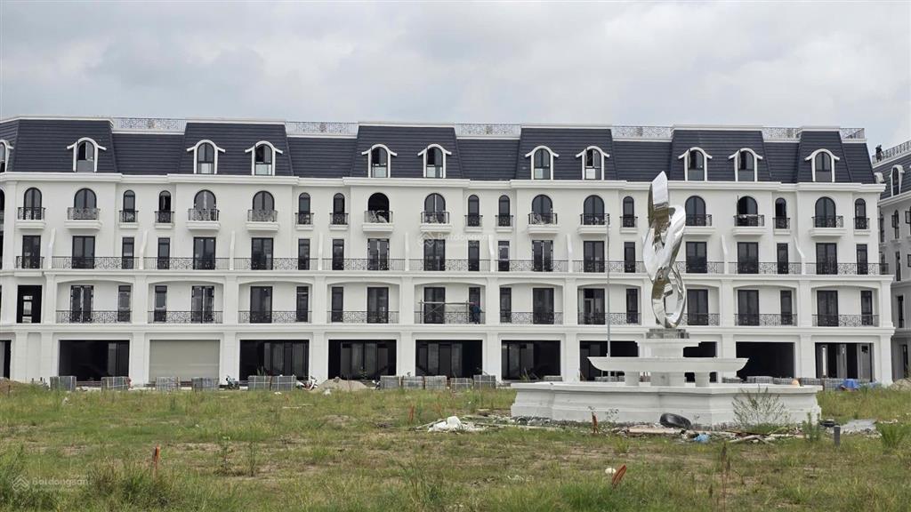 Sở hữu ngay căn áp xẻ khe view công viên quỹ ngoại giao giá tốt nhất hiện nay 0386 011 ***