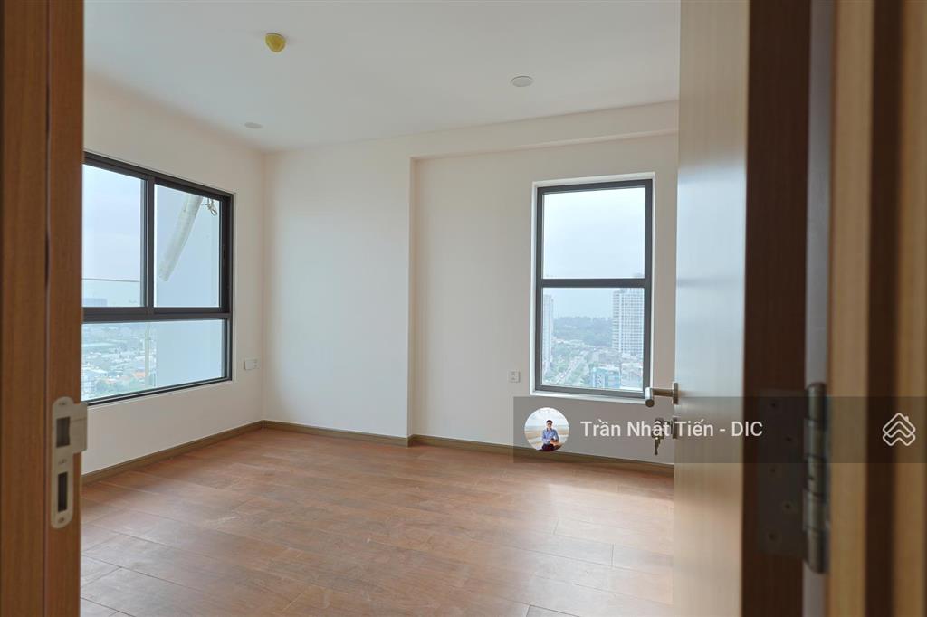 Bán căn hộ góc 103m², 3pn, centre point, tầng cao, căn góc, view đẹp