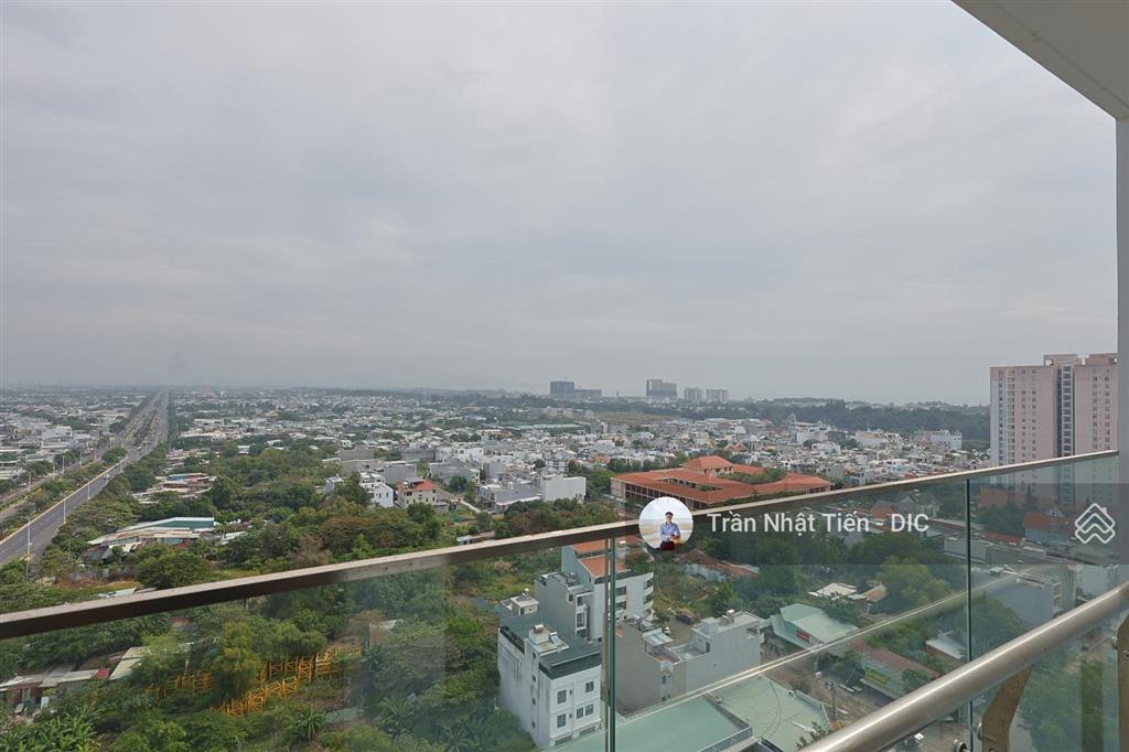 Bán căn hộ góc 103m², 3pn, centre point, tầng cao, căn góc, view đẹp