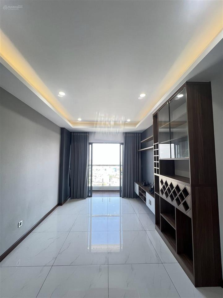Bán căn hộ 2pn 2wc tại tản đà court 84m2, 2 tỷ 410 triệu.