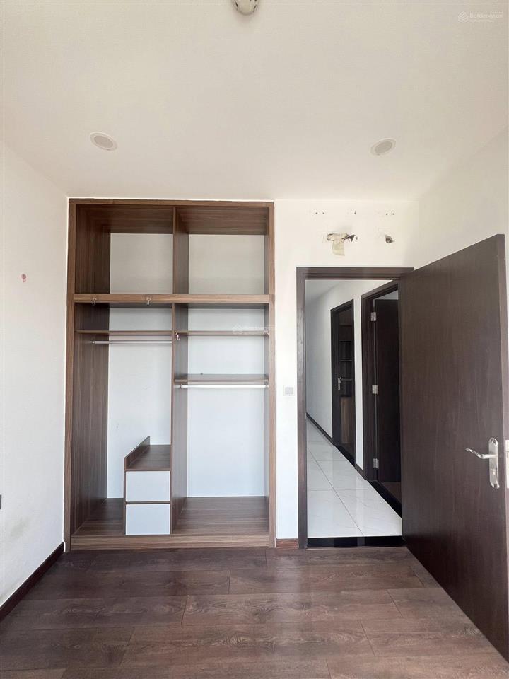 Bán căn hộ 2pn 2wc tại tản đà court 84m2, 2 tỷ 410 triệu.