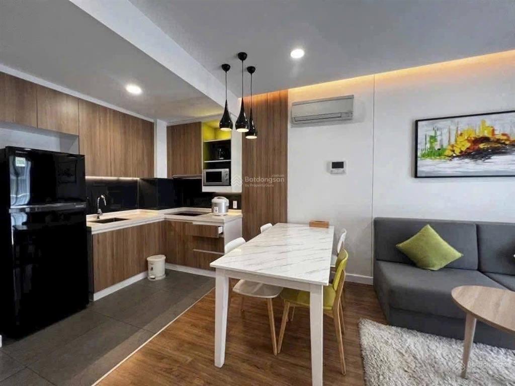 Căn hộ terra royal, quận 3, 2pn, 72m2, giá 3 tỷ 710 triệu.