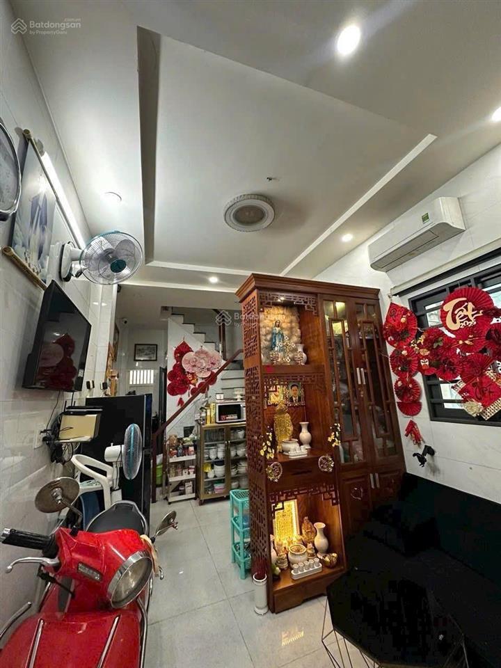 3 tầng góc 2 mặt tiền trung tâm q5 chỉ nhỉnh 5tỷ