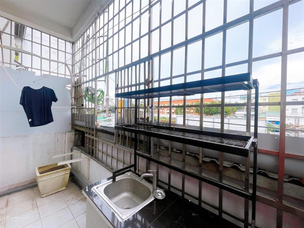 Trọ rộng 25m2 phòng ngủ có ban công lớn và bếp, hỗ trợ sinh viên, giá tốt tại bùi đình túy