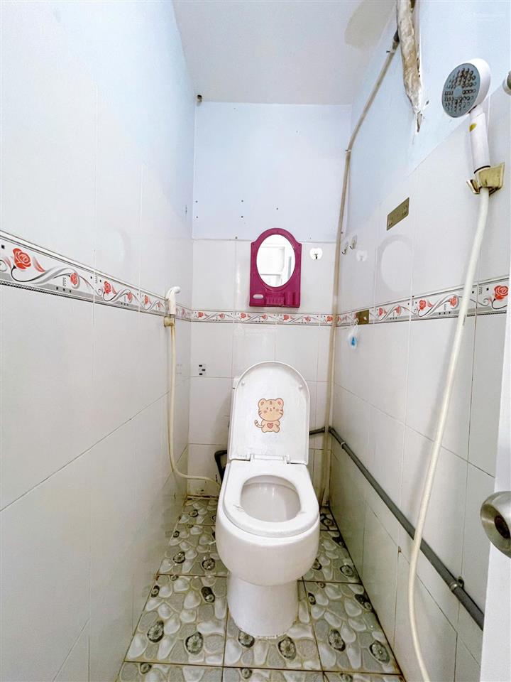 Phòng mới xây 2 phòng ngủ đều có gác rộng rãi cho nhóm bạn sinh viên gần đh văn lan , gtvt ,vănlang