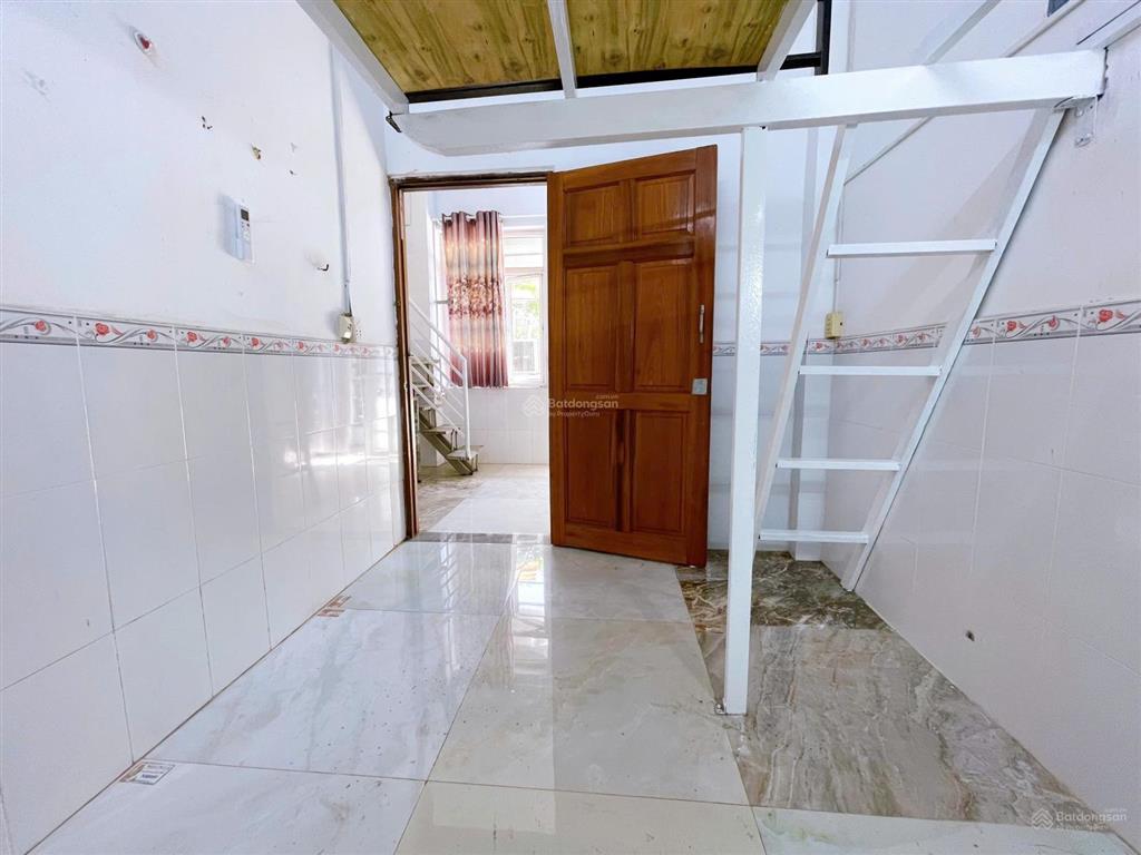 Phòng mới xây 2 phòng ngủ đều có gác rộng rãi cho nhóm bạn sinh viên gần đh văn lan , gtvt ,vănlang