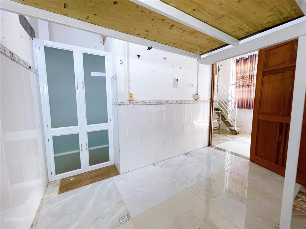 Phòng mới xây 2 phòng ngủ đều có gác rộng rãi cho nhóm bạn sinh viên gần đh văn lan , gtvt ,vănlang
