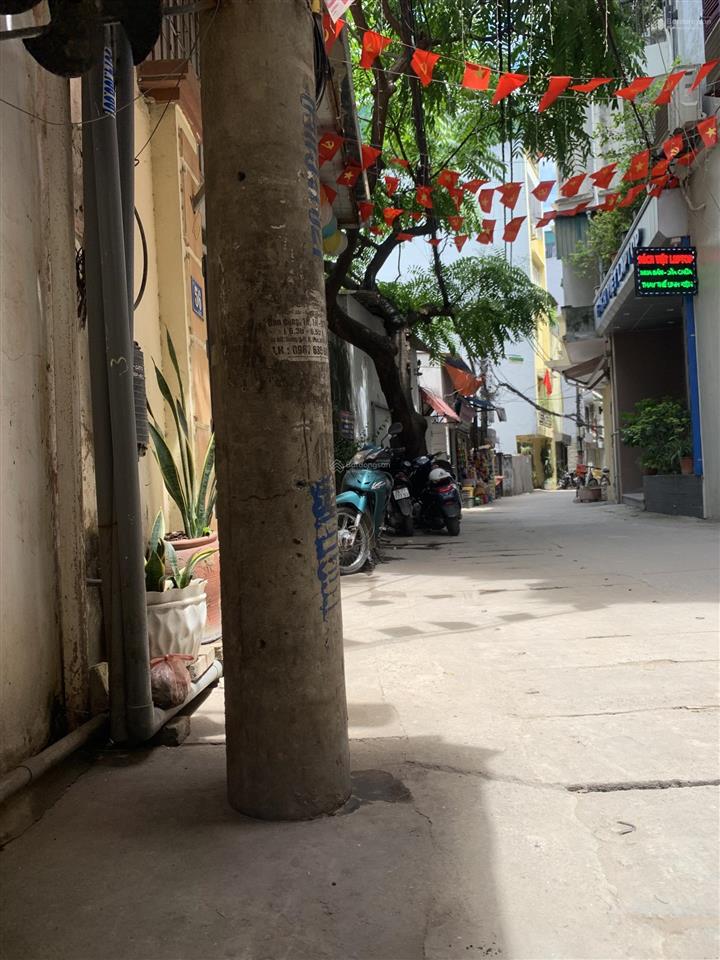 Bán đất mai dịch cầu giấy , 20m ra ô tô tránh bán kính 500m , đủ tiện ích gần nhiều trường đại học