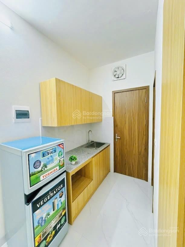 Bán cc mini phạm văn đồng 80m2, 6 tầng, 20 phòng, dt 95 tr/th, ô tô đỗ cửa