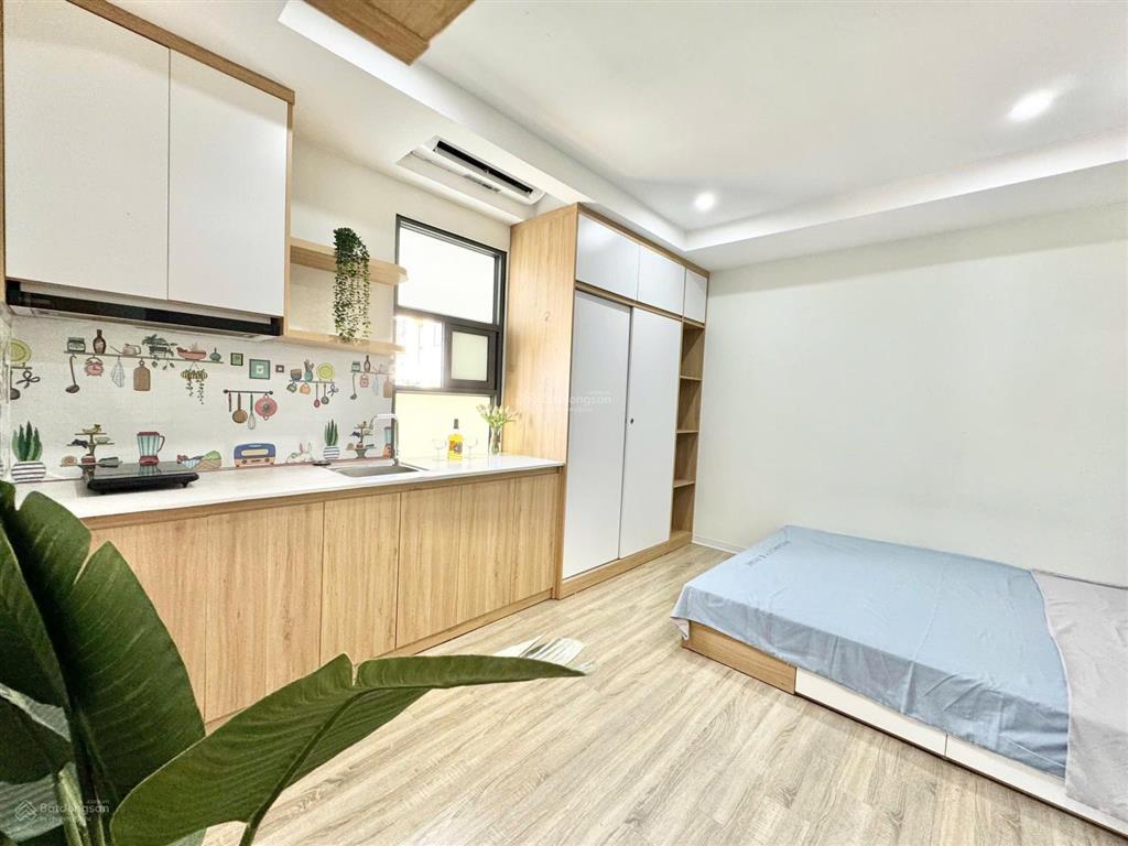 Bán căn hộ cc mini cầu giấy, 75m2, 6 tầng, 20 phòng, dt 110tr/th, 50m ra ô tô tránh