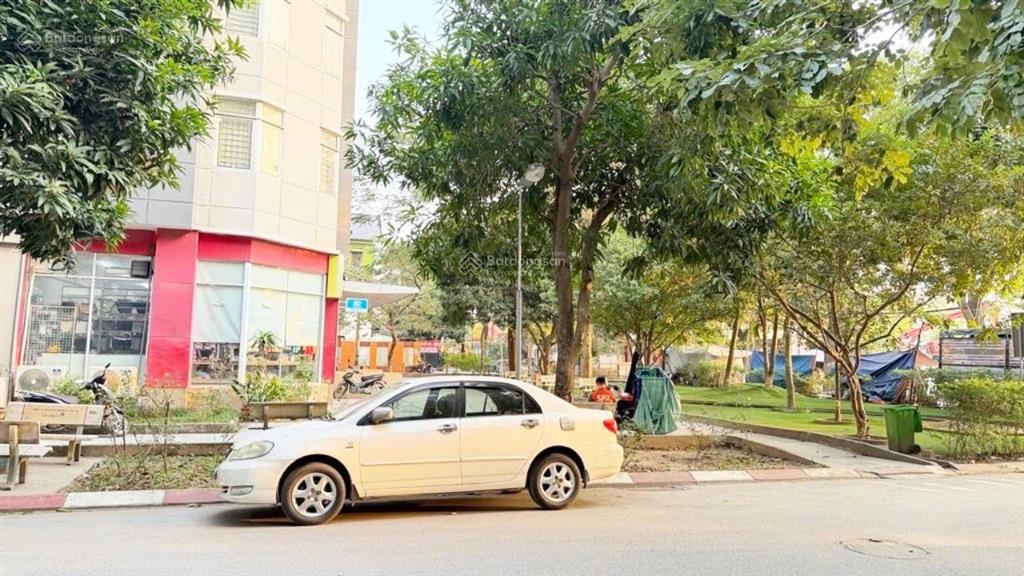 Bán căn hộ chung cư đại mỗ  68m2, 2 ngủ, 2wc  sđ chính chủ  vị trí mặt phố  giá tốt nhất khu