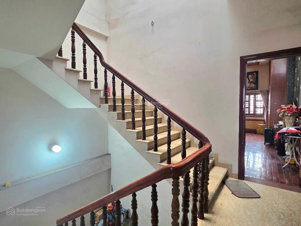 Mt kd vip ngay cộng hòa  tân bình sát nhà ga t3 dt 100m2, 5l, 5pn giá chào 39.890 tỷ