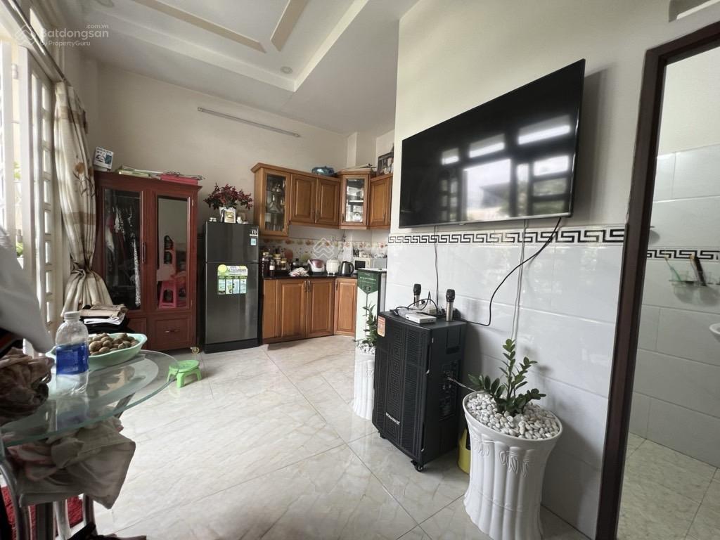 Hiếm, rẻ bán nhà c4 mt bùi thị xuân tân bình.dt 105m 2l giá 11,xx tỷ
