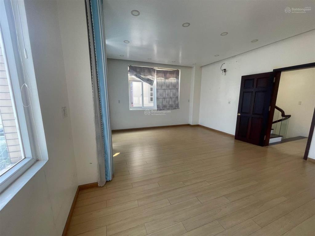 Ngộp bank gấp nhà hxh to 90m2  ngang hiếm 6.4m  gần lotte nvl nhỉnh nhẹ 11,8 tỷ