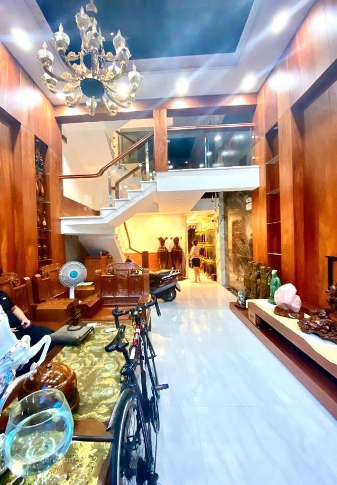 Huỳnh văn nghệ ngang 4.5m  hxh  4 tầng  gần chợ tân sơn  chốt 7.9 tỷ