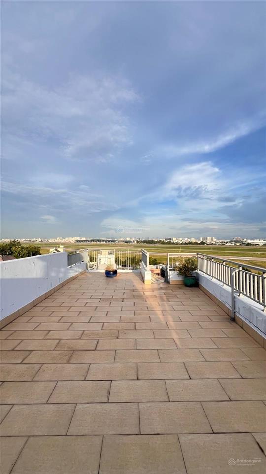 26.9tỷ  tòa nhà 7 tầng + hầm có thang máy  view trực diện sân bay