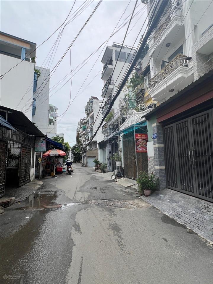 Nhà 118m2  9.5tỷ  nhà góc 3 mặt  hẻm quay đầu qt
