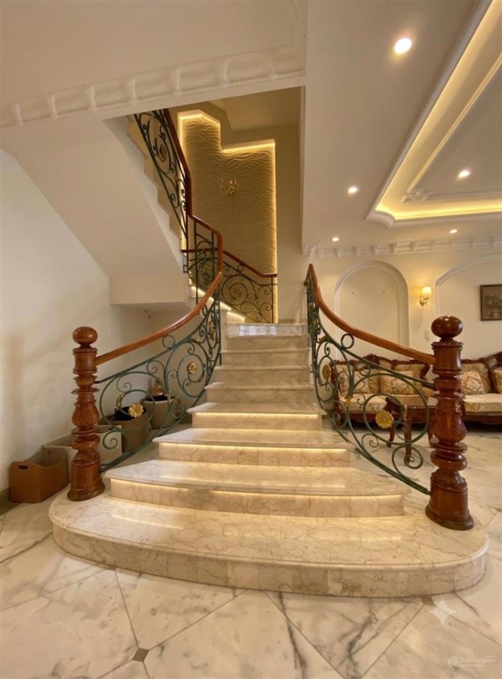 Đi định cư bán bán biệt thự hồ biểu chánh ngang 8m  giá 51.8 tỷ còn tl