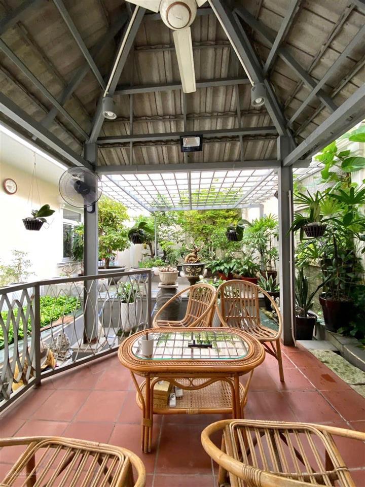 Đi định cư bán bán biệt thự hồ biểu chánh ngang 8m  giá 51.8 tỷ còn tl