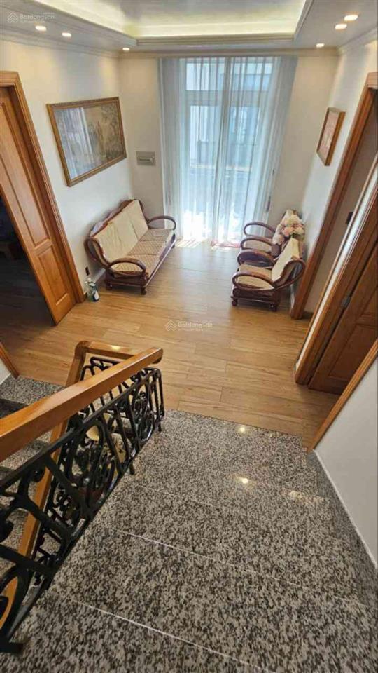 Biệt thự nguyễn địa lô 275 m2  ngang 11m giá 87.8 tỷ còn tl