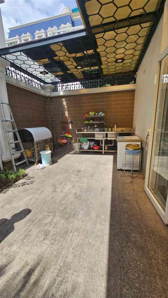 Biệt thự nguyễn địa lô 275 m2  ngang 11m giá 87.8 tỷ còn tl