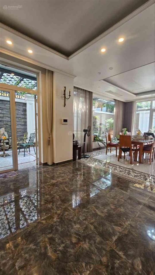 Biệt thự nguyễn địa lô 275 m2  ngang 11m giá 87.8 tỷ còn tl
