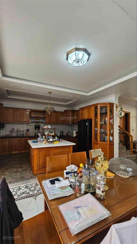 Biệt thự nguyễn địa lô 275 m2  ngang 11m giá 87.8 tỷ còn tl