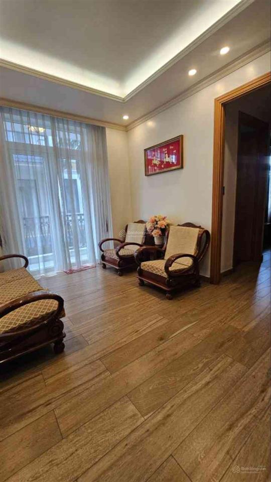 Biệt thự nguyễn địa lô 275 m2  ngang 11m giá 87.8 tỷ còn tl