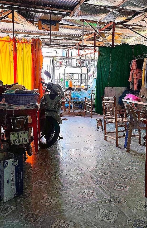 Giảm sốc 2 tỷ còn 9.4 tỷ 100m2 ngang 6.5m quang trung  hxh  vài bước chân ra chợ htt